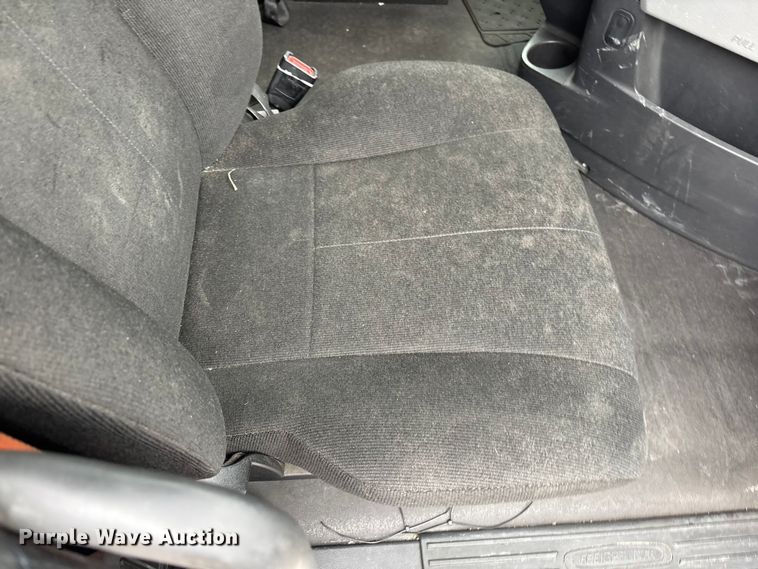 image for item YA2605 2019 Freightliner Cascadia semi truck