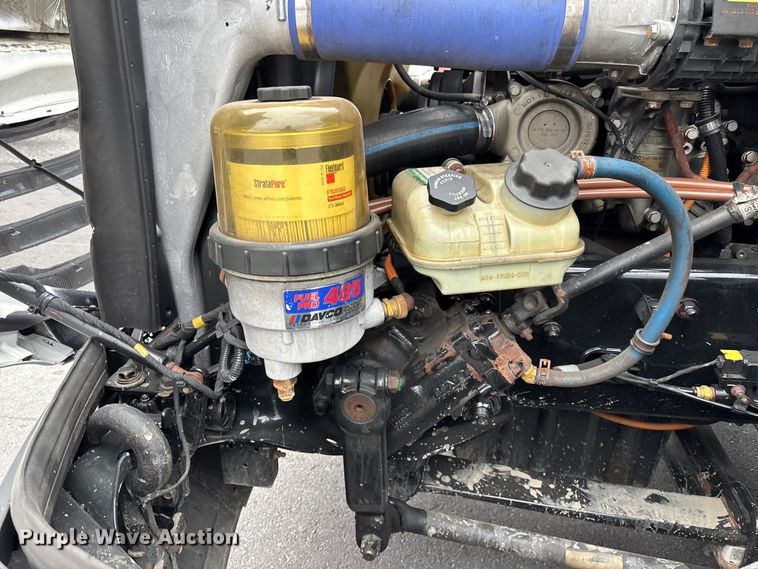 image for item YA2605 2019 Freightliner Cascadia semi truck