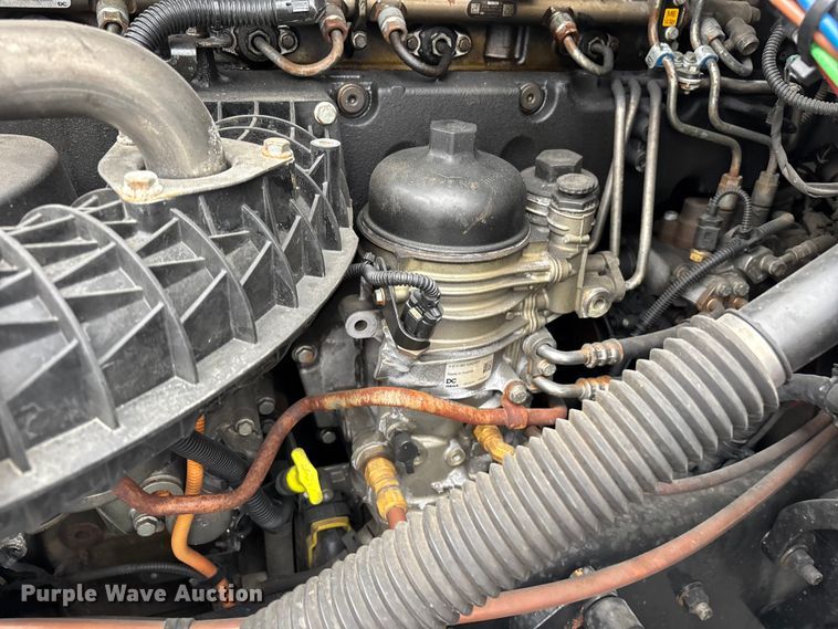 image for item YA2605 2019 Freightliner Cascadia semi truck