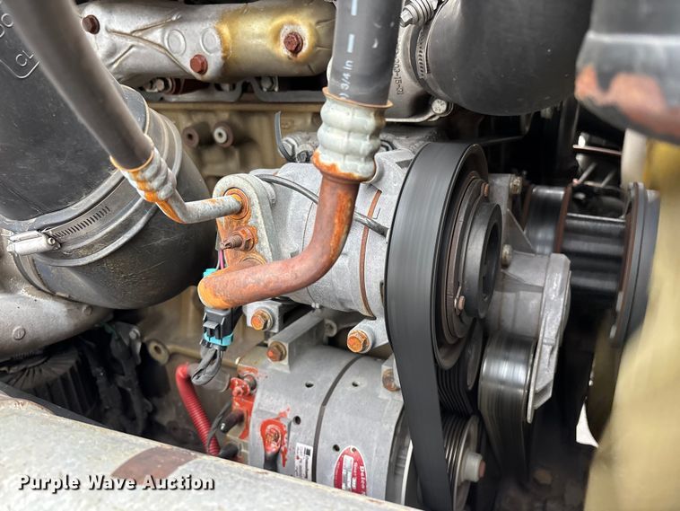 image for item YA2605 2019 Freightliner Cascadia semi truck