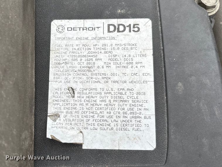 image for item YA2605 2019 Freightliner Cascadia semi truck