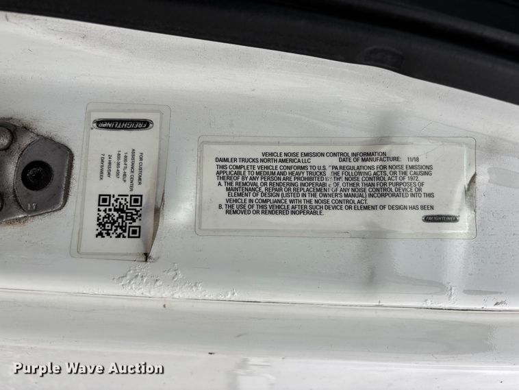 image for item YA2605 2019 Freightliner Cascadia semi truck