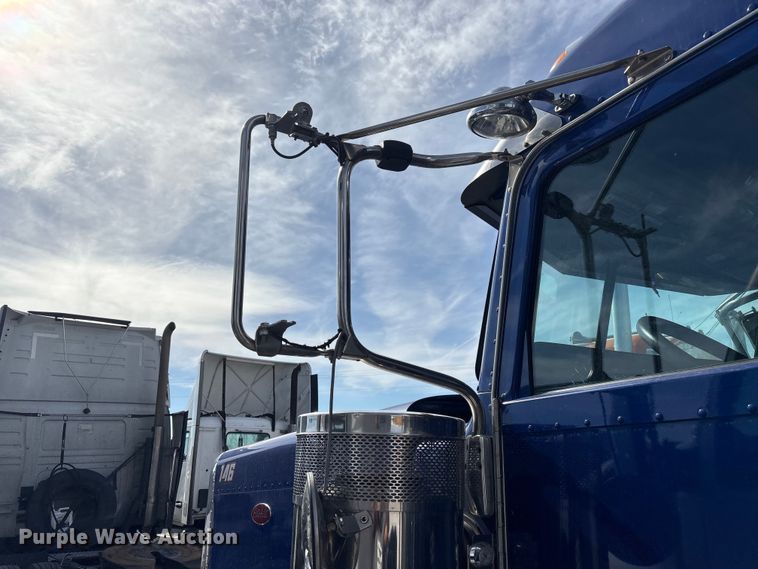 image for item YA2623 2022 Peterbilt 389 semi truck