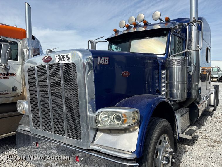 image for item YA2623 2022 Peterbilt 389 semi truck