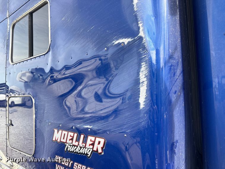 image for item YA2623 2022 Peterbilt 389 semi truck