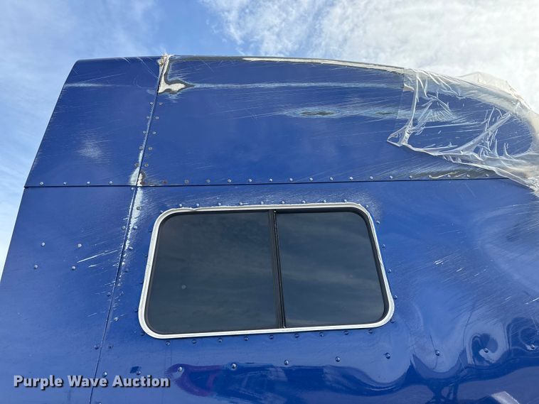 image for item YA2623 2022 Peterbilt 389 semi truck