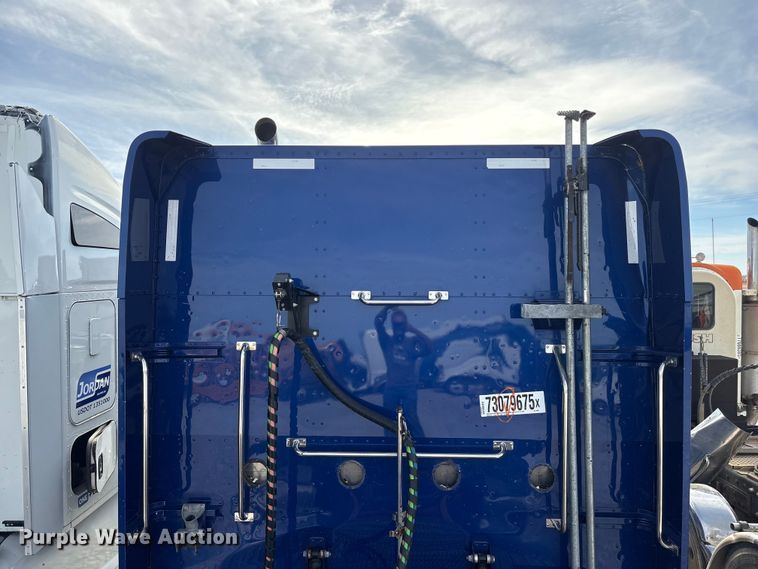 image for item YA2623 2022 Peterbilt 389 semi truck