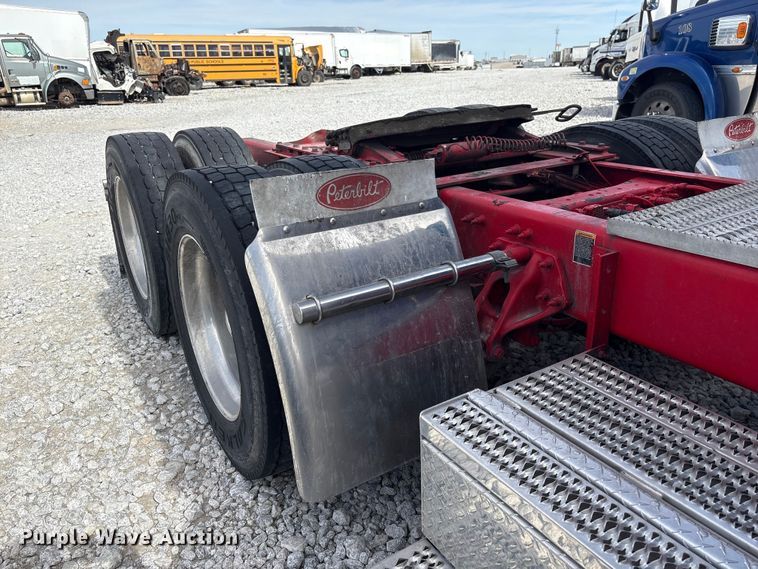image for item YA2623 2022 Peterbilt 389 semi truck