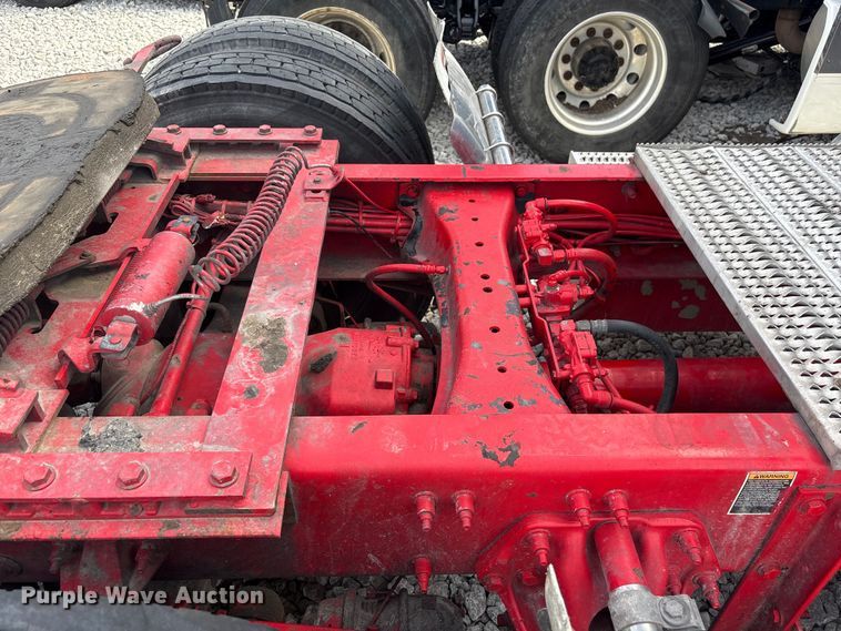 image for item YA2623 2022 Peterbilt 389 semi truck