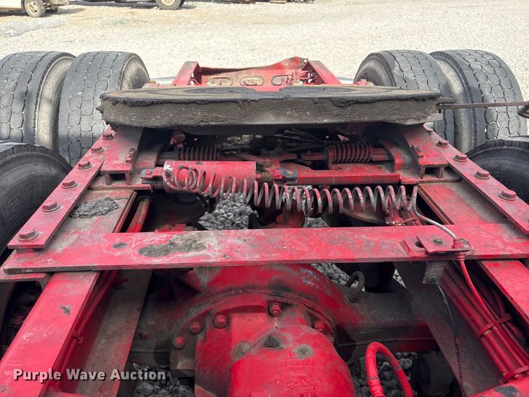 image for item YA2623 2022 Peterbilt 389 semi truck