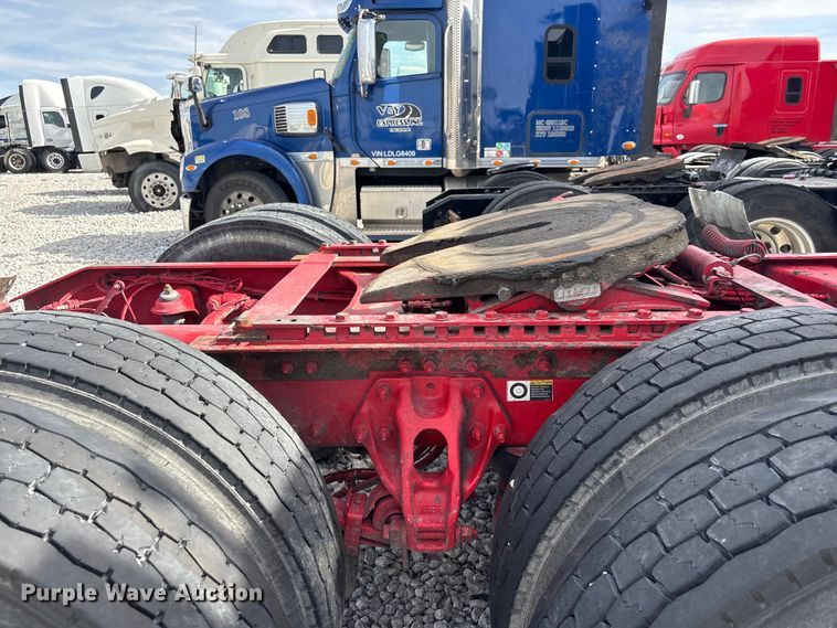 image for item YA2623 2022 Peterbilt 389 semi truck