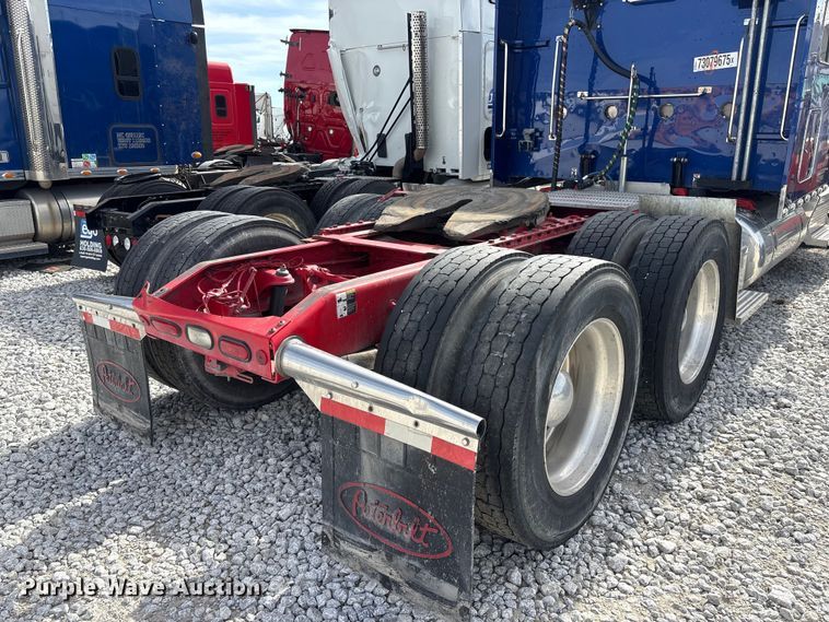 image for item YA2623 2022 Peterbilt 389 semi truck