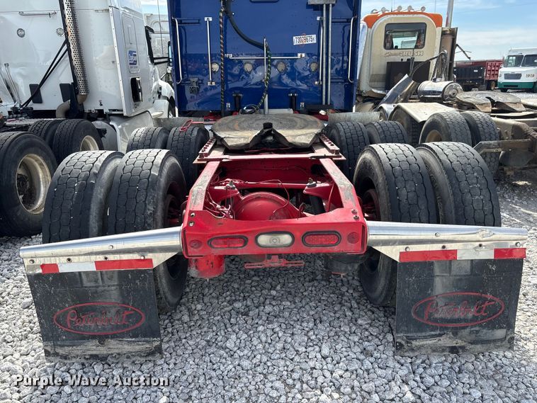 image for item YA2623 2022 Peterbilt 389 semi truck