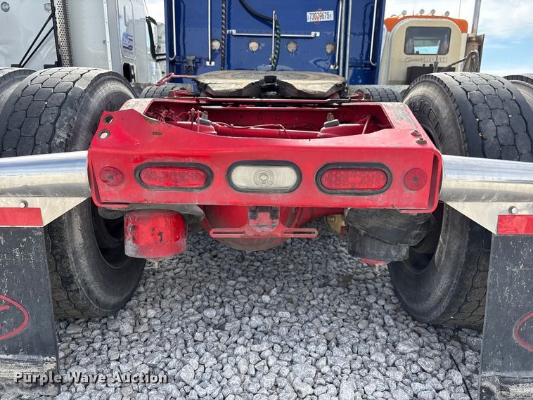 image for item YA2623 2022 Peterbilt 389 semi truck