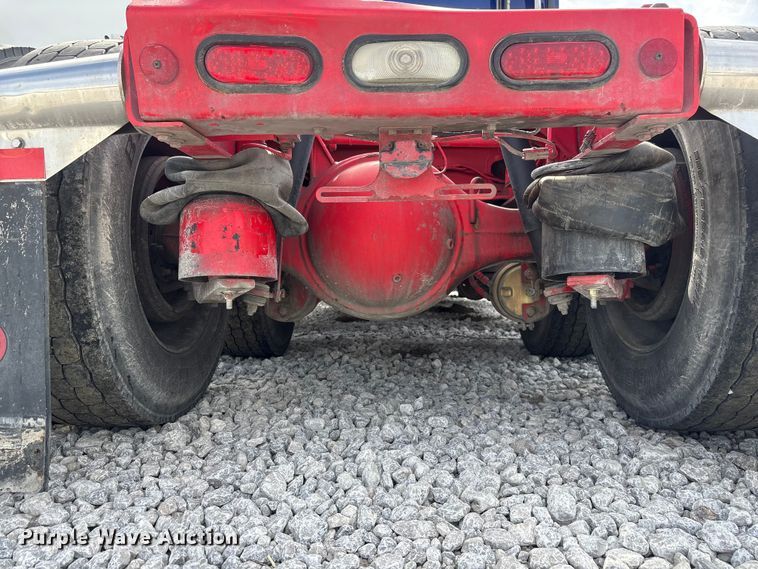 image for item YA2623 2022 Peterbilt 389 semi truck