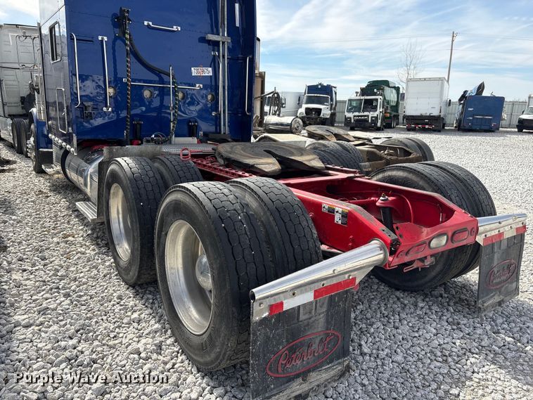 image for item YA2623 2022 Peterbilt 389 semi truck