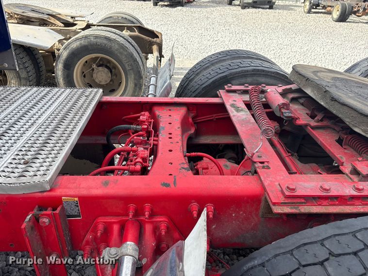 image for item YA2623 2022 Peterbilt 389 semi truck