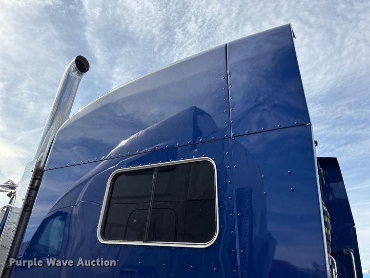 image for item YA2623 2022 Peterbilt 389 semi truck