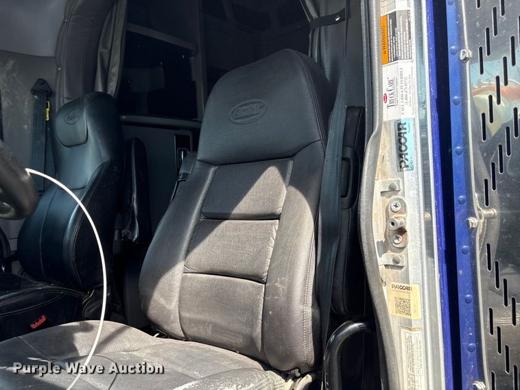 image for item YA2623 2022 Peterbilt 389 semi truck