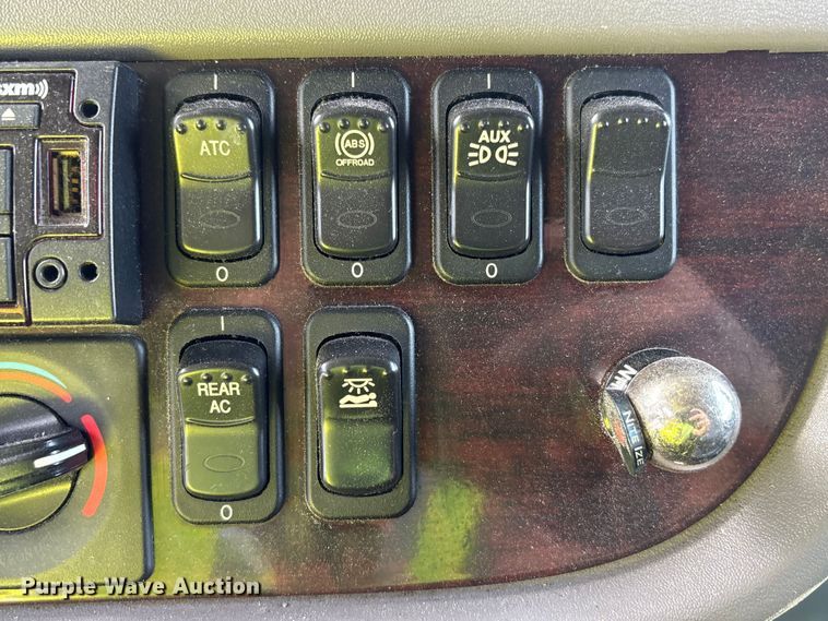 image for item YA2623 2022 Peterbilt 389 semi truck