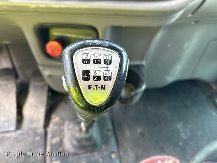 image for item YA2623 2022 Peterbilt 389 semi truck