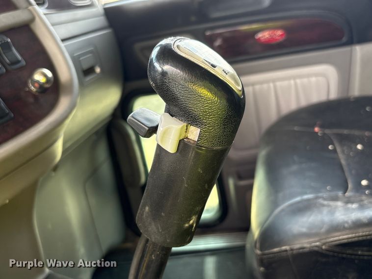 image for item YA2623 2022 Peterbilt 389 semi truck