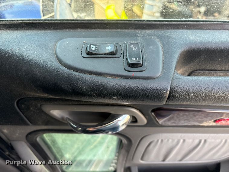 image for item YA2623 2022 Peterbilt 389 semi truck