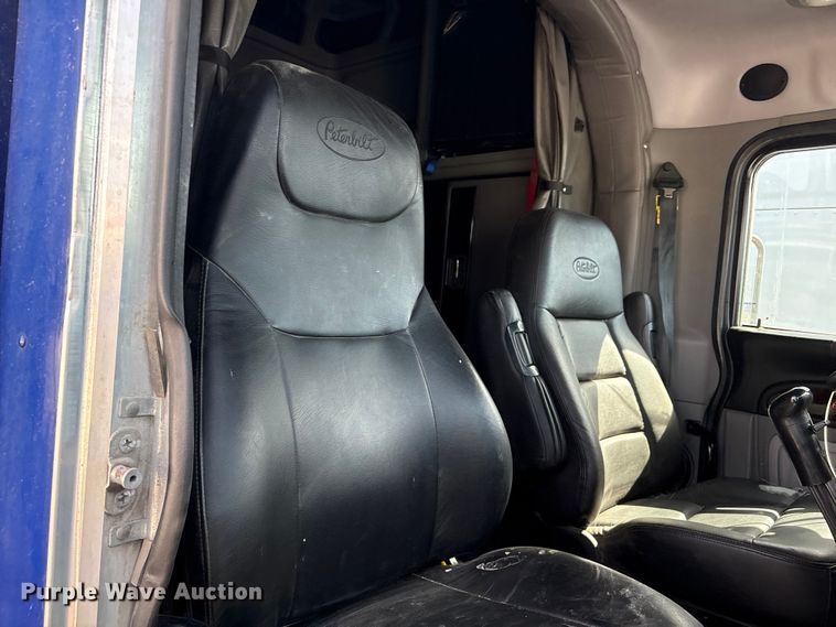 image for item YA2623 2022 Peterbilt 389 semi truck