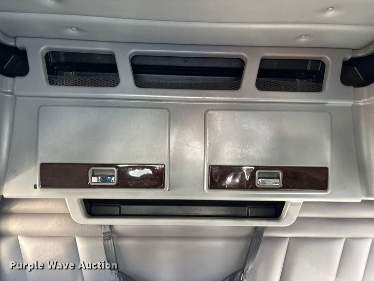 image for item YA2623 2022 Peterbilt 389 semi truck