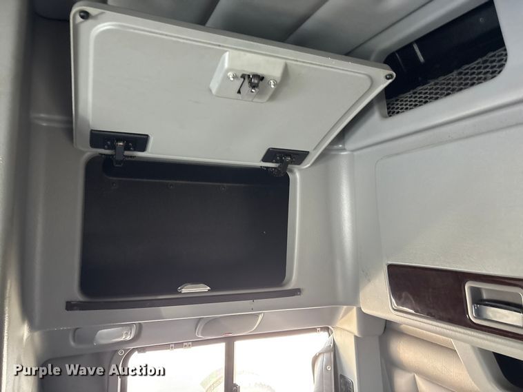 image for item YA2623 2022 Peterbilt 389 semi truck