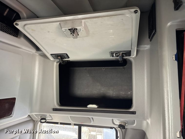 image for item YA2623 2022 Peterbilt 389 semi truck