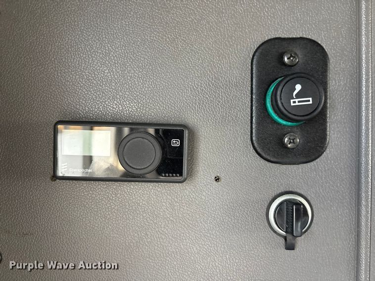 image for item YA2623 2022 Peterbilt 389 semi truck