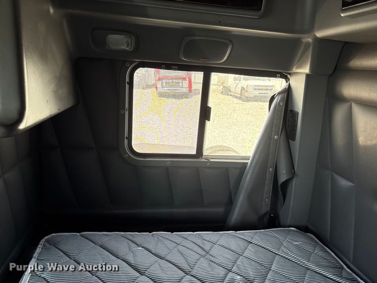 image for item YA2623 2022 Peterbilt 389 semi truck