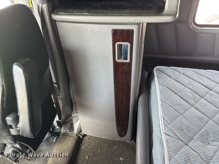 image for item YA2623 2022 Peterbilt 389 semi truck