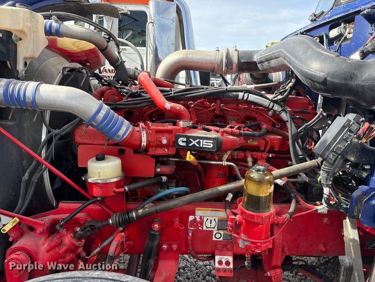 image for item YA2623 2022 Peterbilt 389 semi truck