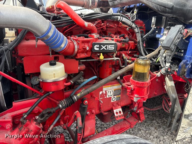 image for item YA2623 2022 Peterbilt 389 semi truck