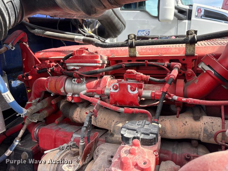 image for item YA2623 2022 Peterbilt 389 semi truck