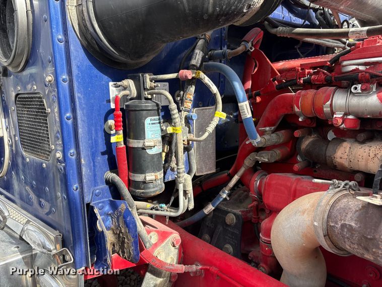 image for item YA2623 2022 Peterbilt 389 semi truck