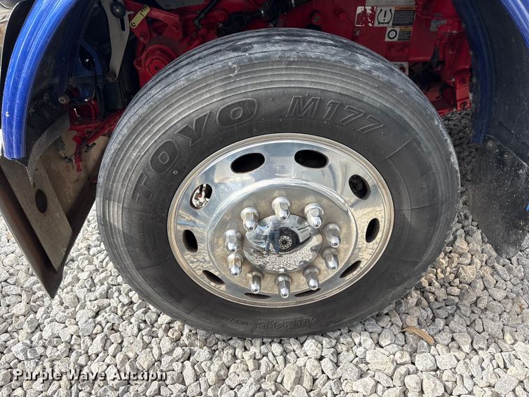 image for item YA2623 2022 Peterbilt 389 semi truck