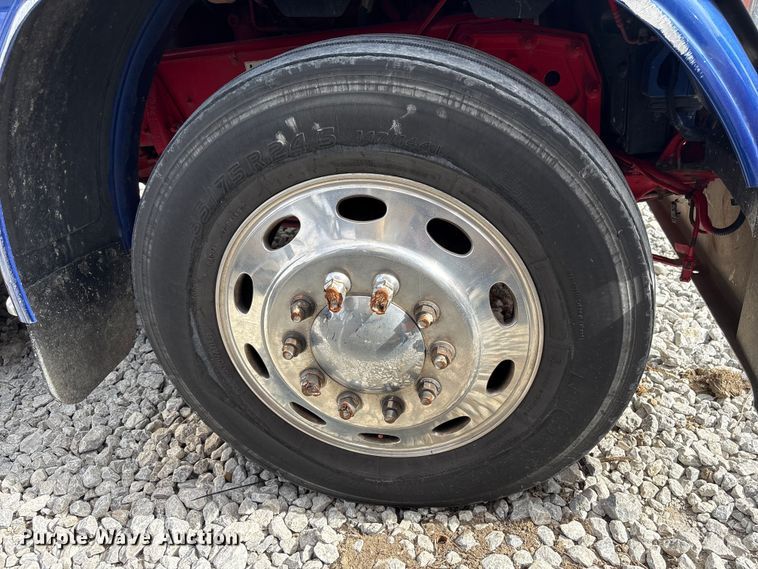 image for item YA2623 2022 Peterbilt 389 semi truck