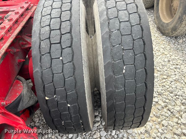 image for item YA2623 2022 Peterbilt 389 semi truck