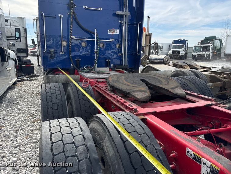 image for item YA2623 2022 Peterbilt 389 semi truck