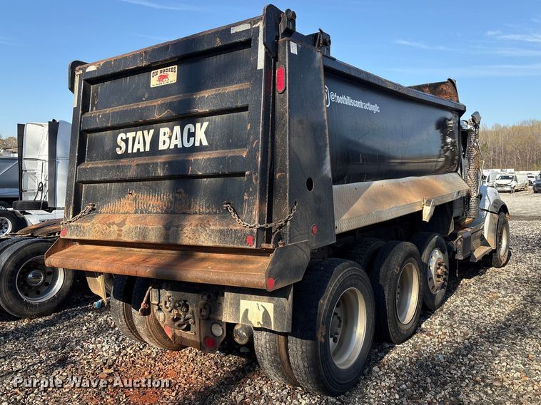 image for item YA2639 2022 Kenworth T880 dump truck