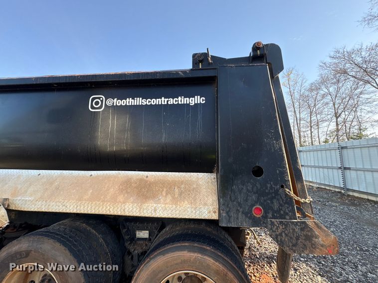 image for item YA2639 2022 Kenworth T880 dump truck