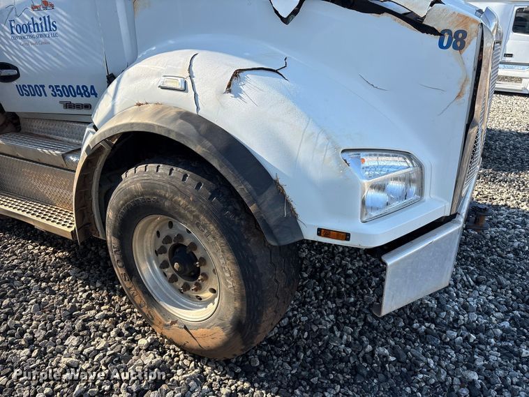 image for item YA2639 2022 Kenworth T880 dump truck