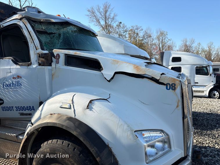 image for item YA2639 2022 Kenworth T880 dump truck