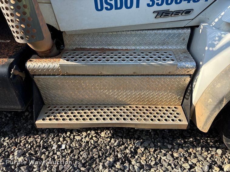 image for item YA2639 2022 Kenworth T880 dump truck