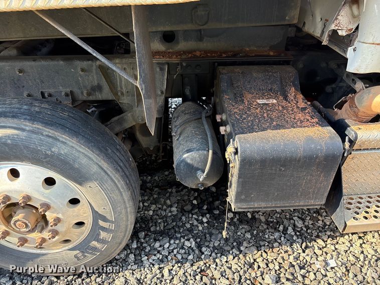 image for item YA2639 2022 Kenworth T880 dump truck