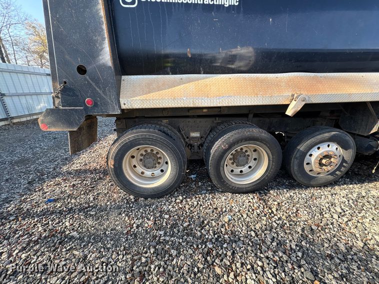 image for item YA2639 2022 Kenworth T880 dump truck