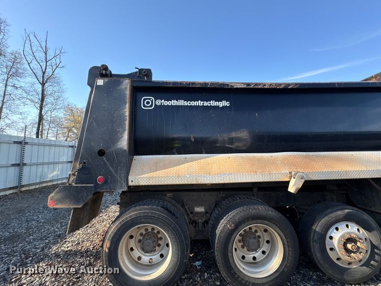 image for item YA2639 2022 Kenworth T880 dump truck